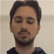 Studente universitario da lezioni private di matematica a studenti di scuola media